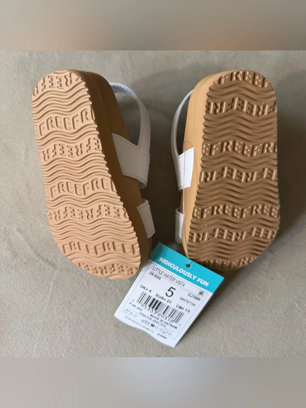 Reef Toddler size 5 White Strap Sandals with Tan Footbed